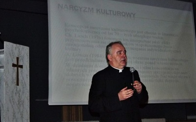 Ks. Jerzy Szymołon mówił o narcyzmie kulturowym, który niszczy jednostkę, rodzinę i społeczeństwo