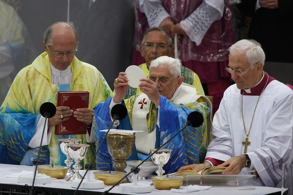 Liturgia: Bóg wkracza w naszą rzeczywistość 