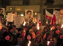  „Armio wyklęta, dziś Wrocław o was pamięta” – m.in. takie hasło wznosili uczestnicy wrocławskiego marszu pamięci 