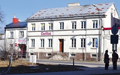  Siedziba Caritas przy ul. Sienkiewicza 54, w której mieszczą się hospicjum, centrum charytatywno-opiekuńcze,  dom dla pacjentów z chorobą Alzheimera i warsztaty terapii zajęciowej