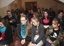 Młodzi członkowie Szkolnych Kół Caritas spędzili w Podczelu weekend, w czasie którego dzielili się swoimi doświadczeniami związanymi z wolontariatem