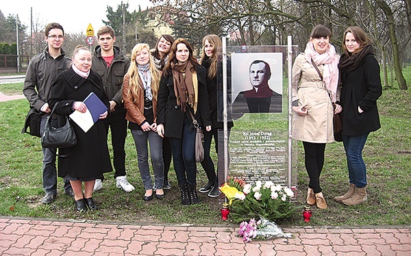 W 2012 r. w Mińsku Mazowieckim jedno z rond otrzymało imię ks. Józefa Dziąga