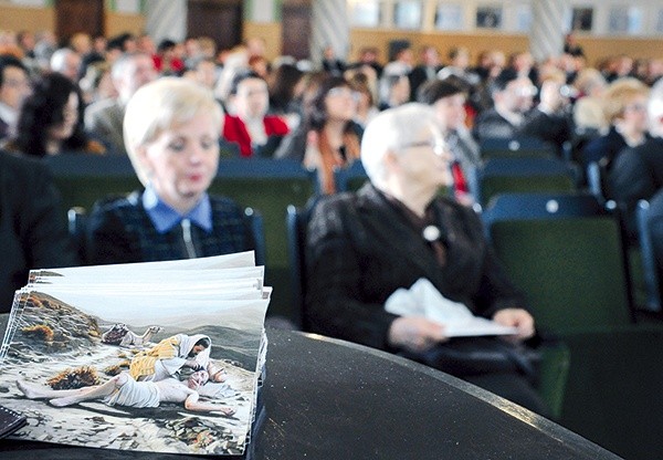  Miłosierny Samarytanin z przypowieści Pana Jezusa był dla uczestników konferencji przykładem osoby bezinteresownie niosącej pomoc potrzebującemu