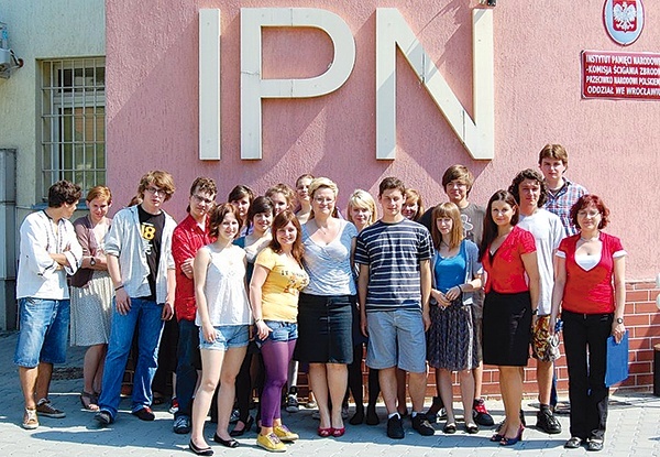  Młodzież jest niezwykle zadowolona  z lekcji prowadzonych przez IPN