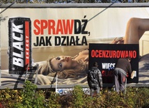 Oto przykład seksualizacji w reklamie. Jeden z wielu