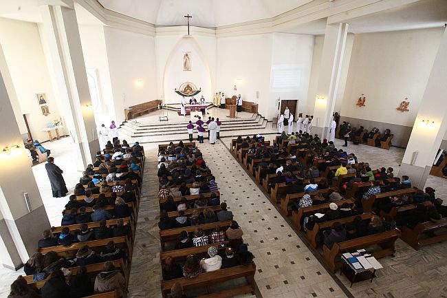 Spotkanie kard. Kazimierza Nycza z młodzieżą w Grodzisku Mazowieckim