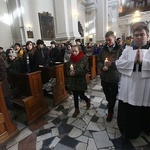 Bp Tadeusz Pikus do młodzieży: Bóg jest bezradny wobec niewiary