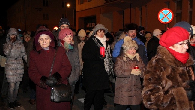 Szli za krzyżem