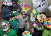 Wiosenni kapelusznicy 