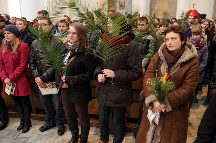 Światowy Dzień Młodzieży w katowickiej katedrze