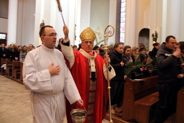 Światowy Dzień Młodzieży w katowickiej katedrze