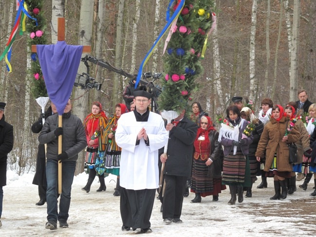 Msza św. i procesja w radomskim skansenie