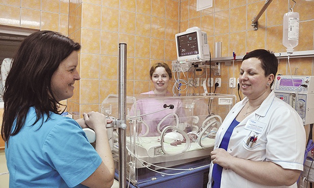  Od lewej: Agnieszka Kowal, Dorota Rejch, Małgorzata Suszko. Czasami to one muszą ochrzcić dziecko