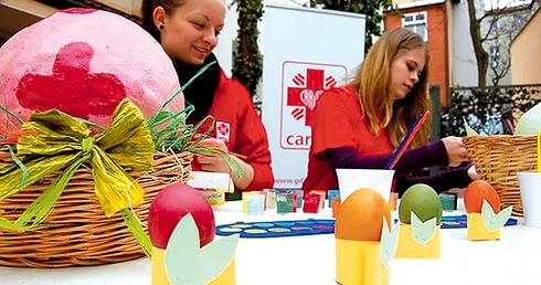  Gdańska Caritas każdego roku organizuje wielkanocne śniadanie  dla potrzebujących 