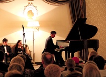 Koncert młodych pianistów spodobał się sochaczewskiej publiczności 