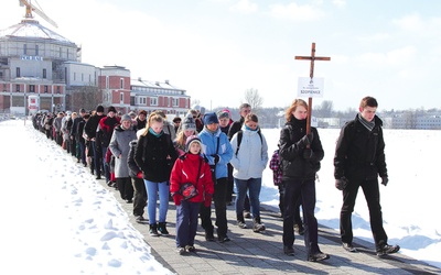 W sobotę przed Niedzielą Palmową kilkuset mieszkańców Szopienic modliło się w Łagiewnikach