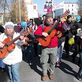 Zielona Góra. Całymi rodzinami stawiły się wspólnoty neokatechumenalne