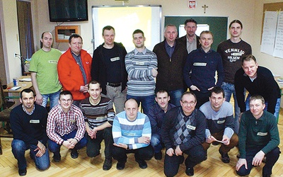  Podczas ostatnich warsztatów w Wałbrzychu pojawiło się 18 ojców. Większość z nich chce nadal się spotykać, by rozwijać swoje ojcostwo