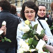  W ubiegłym roku rozdano 300 róż. W tym roku ma być ich przynajmniej tyle samo