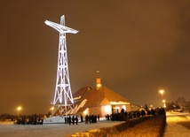 Dzwony o 21.37 i modlitwa za Jana Pawła II 