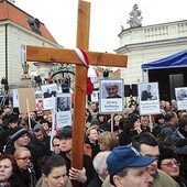 Warszawa 10.04.2011. Pierwsza rocznica katastrofy smoleńskiej