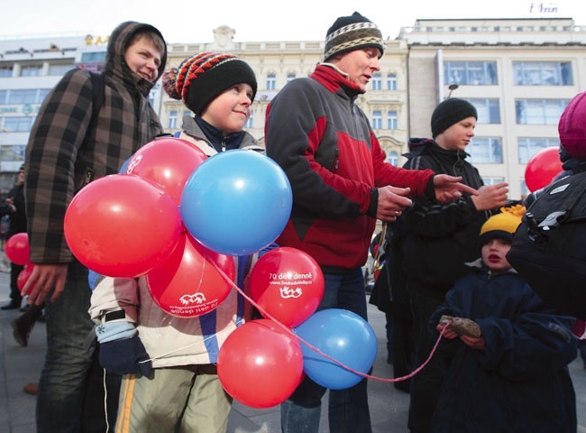 W marszu wzięło udział wiele rodzin z dziećmi. Przyjechały z całych Czech 