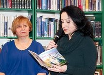  Swój wiersz „Towar deficytowy” czyta bielszczanka Agnieszka Marek