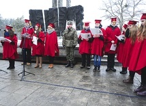 Na rocznicowe uroczystości program artystyczny przygotowali uczniowie z I LO  im. Mikołaja Kopernika