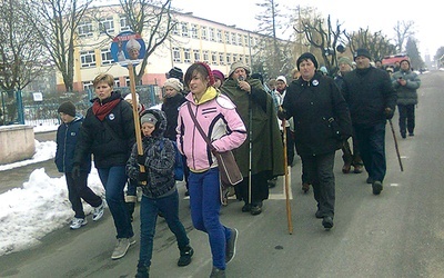 Uczestnicy marszu nie wystraszyli się zimowej aury