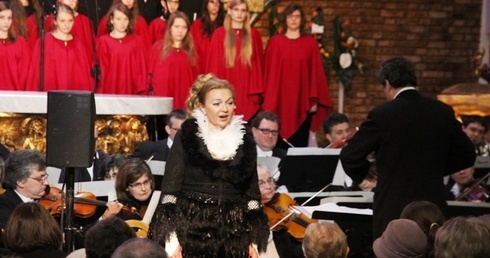 W inauguracyjnym koncercie zaśpiewała Małgorzata Walewska