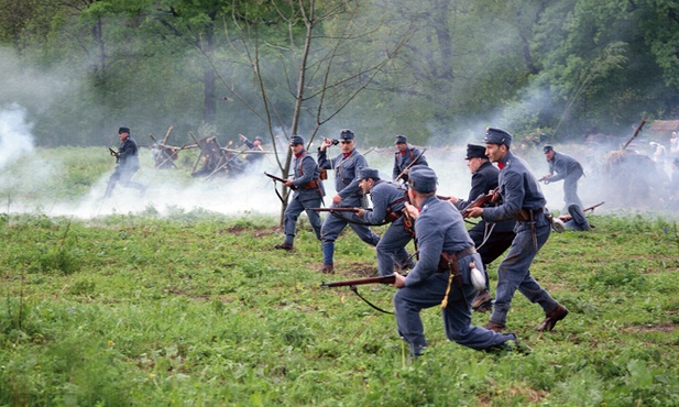 Austro-węgierska piechota rusza do szturmu