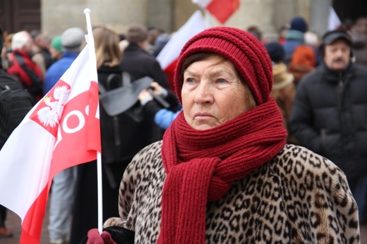 Obchody smoleńskie na Krakowskim Przedmieściu