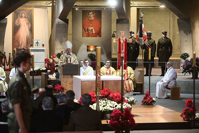 Msza św. za ofiary katastrofy. Świątynia Opatrzności Bożej