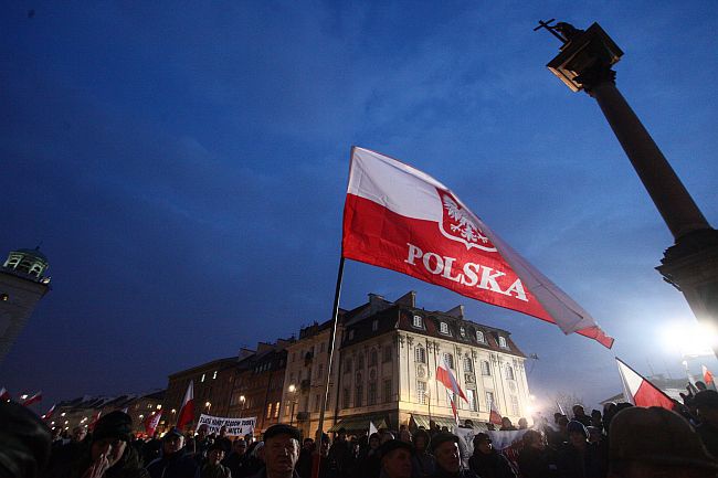 Rocznica smoleńska: w drodze pod pałac