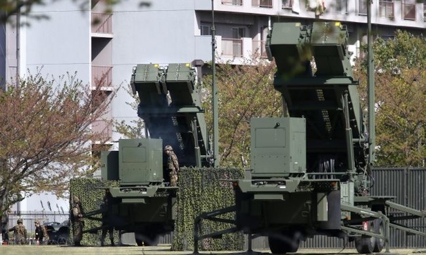 Korea: rakieta w pozycji startowej