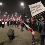 Smoleńska rocznica: pochód tysiąca flag