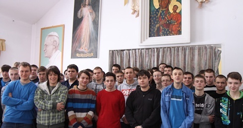 Animatorzy podczas kursu w Pogórzu