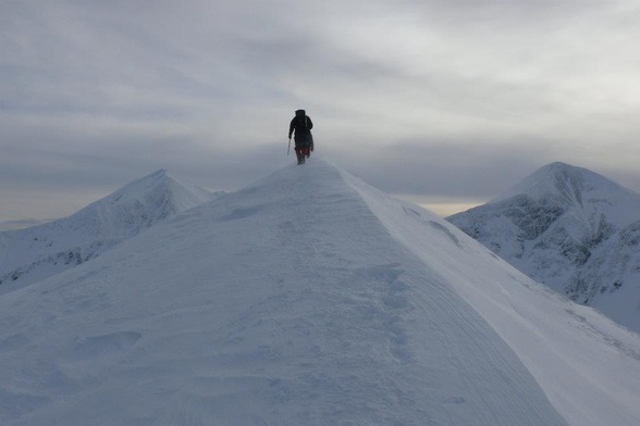 Tatry: lawinowa 3 i silny wiatr