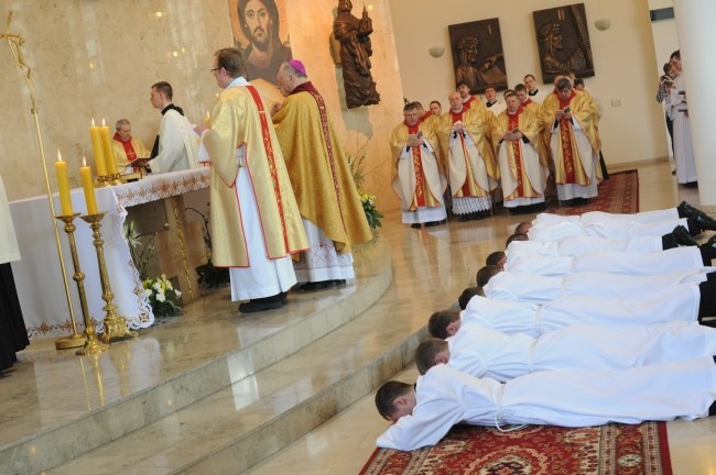 Święcenia diakonatu
