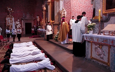  Od kilku lat święcenia diakonatu odbywają się w diecezjalnym sanktuarium w Rudach