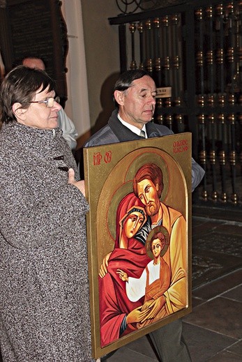  W uroczystość Zwiastowania Pańskiego w diecezji łowickiej rozpoczęła się peregrynacja kopi ikony Świętej Rodziny