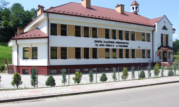 Dyrektorka doprowadziła nauczycielkę do samobójstwa