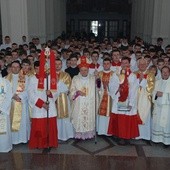 Pobłogosławiono ceremoniarzom i lektorom 