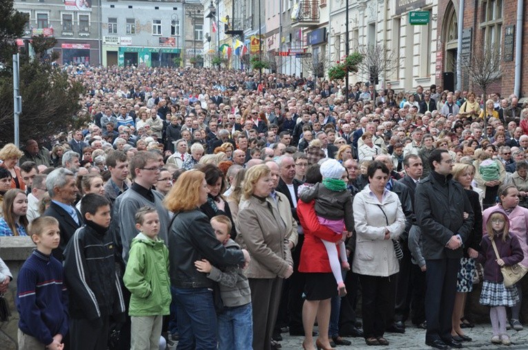 Tysiące wiernych przyszło na uroczystość