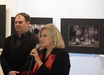 Wernisaż wystawy fotografii Tomasza Grzyba "Świadectwo" wpisał się w ostatnią edycję "Śladu"
