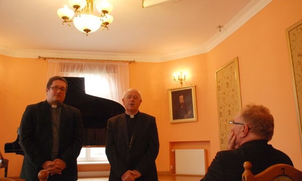 Spotkanie w Szafarni z abp. Bario poprowadził ks. Piotr Roszak