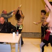 Femen zaatakował prymasa Belgii