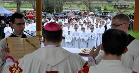 Pielgrzymka białej służby