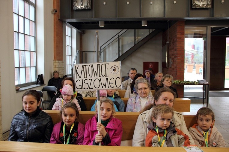 Koła różańcowe w centrum handlowym SCC