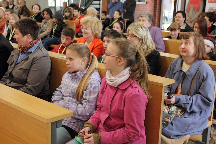 Koła różańcowe w centrum handlowym SCC